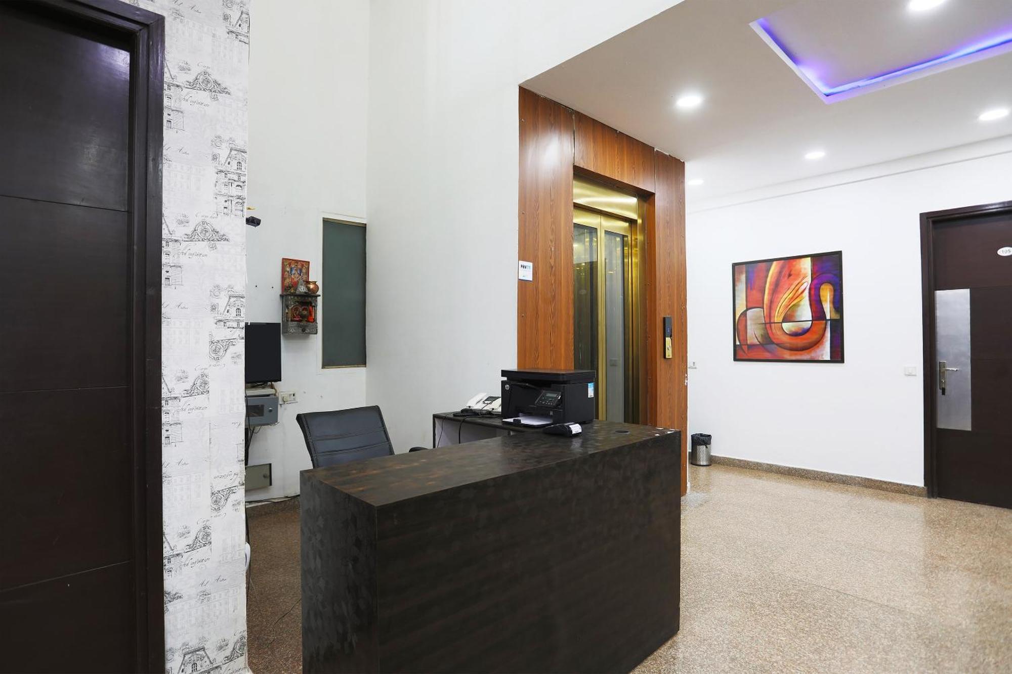 Super Collection O Tipsyy Inn 014 Gurgaon Exterior foto